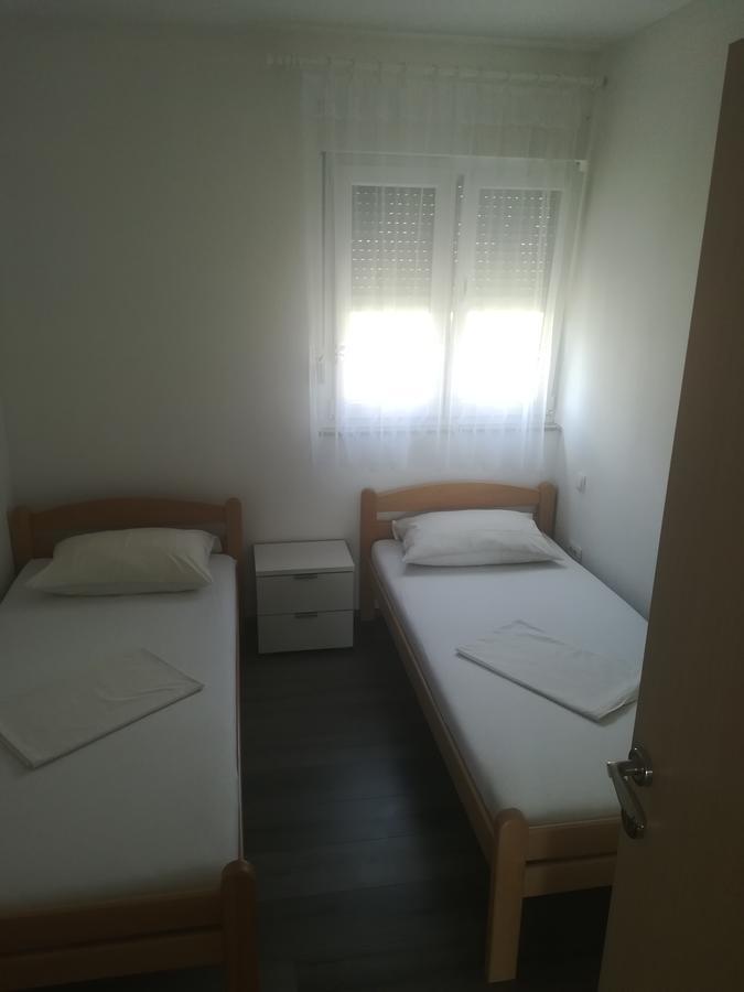 Apartmani Ivka 브로다리카 외부 사진